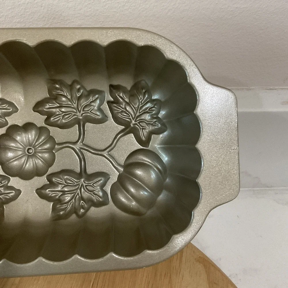 Nordic Ware USA Pumpkin Loaf Cake Baking Pan Harvest Bounty Fall 6 Cups Nonstick